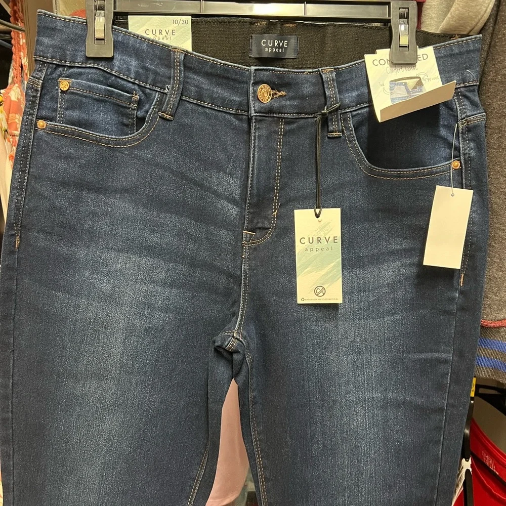 Women’s Jeans - Picture 1 of 6